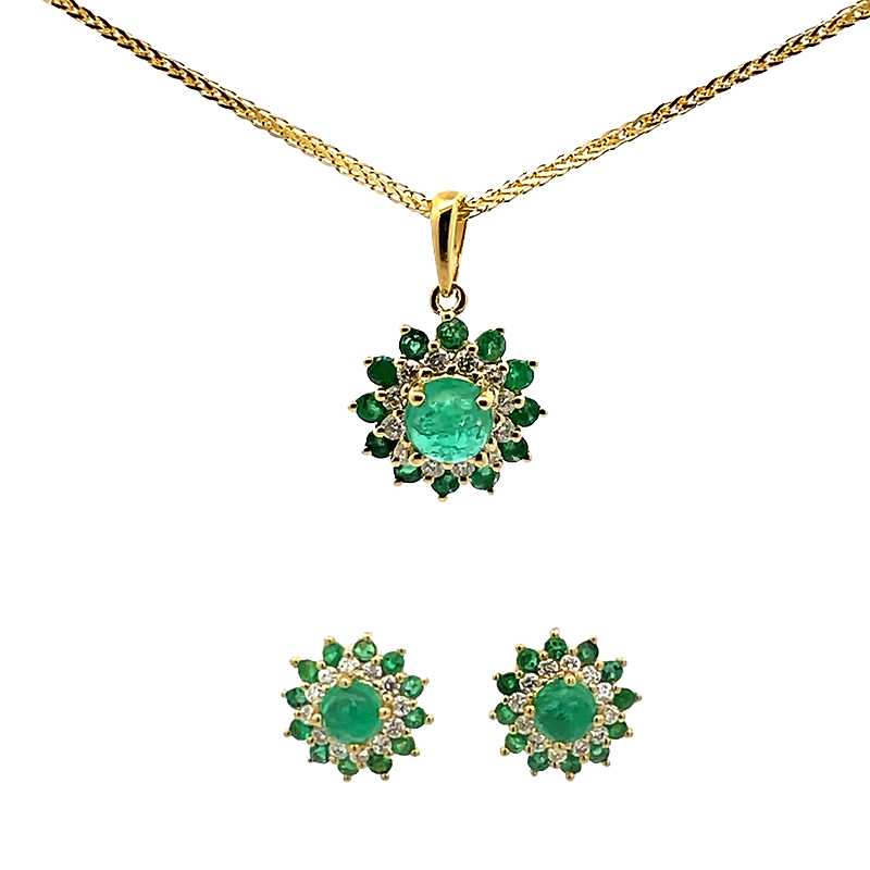 Round Pendant Set in Emerald and Diamonds in 18K Gold